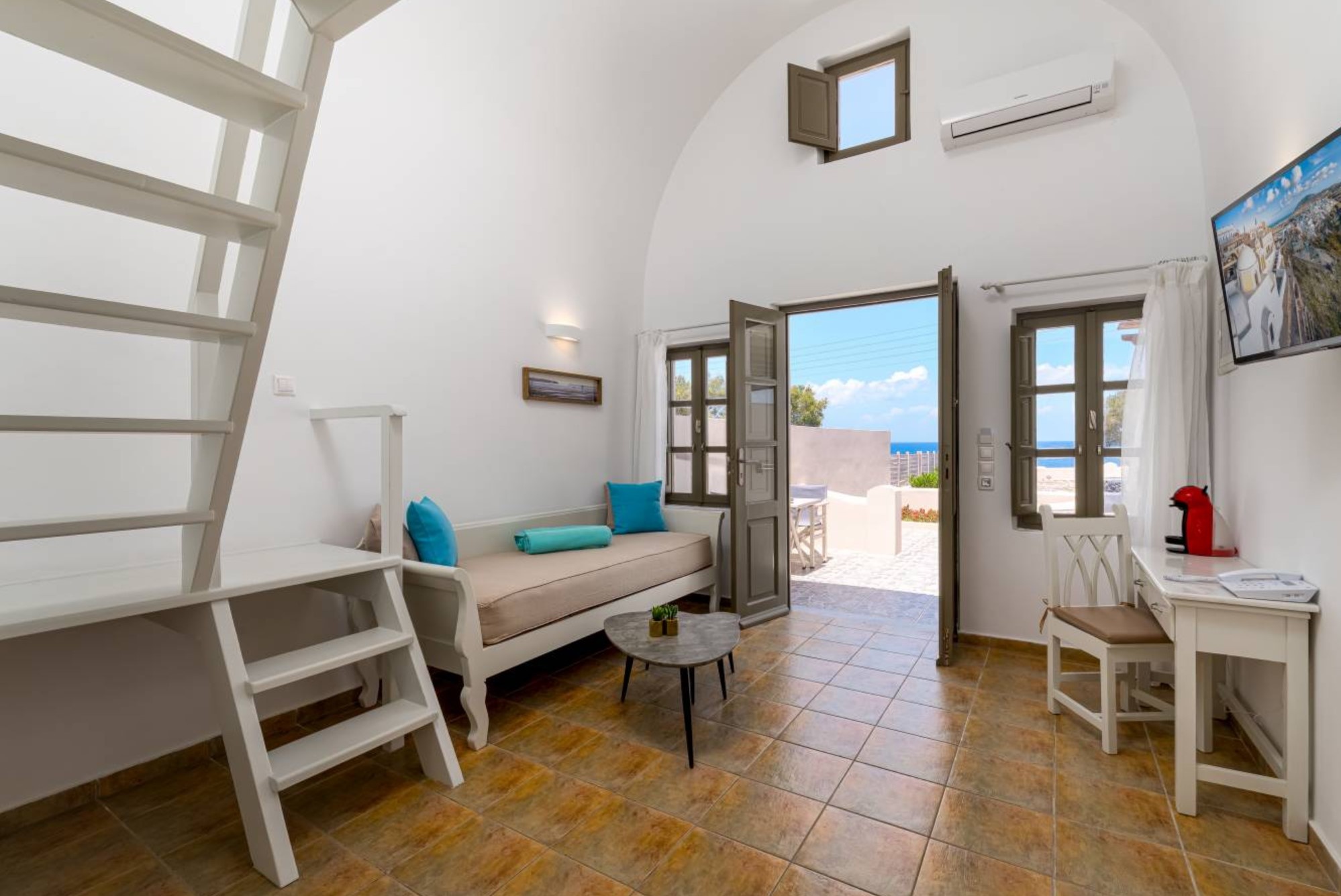 Grand Maisonette with Sea View